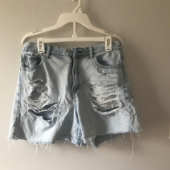 American Eagle High Waisted Mom Jean Shorts - Picture 2 of 4